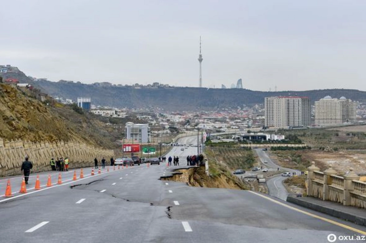 Sürüşmə baş verən Bibiheybət yolu sabah açılacaq - FOTO